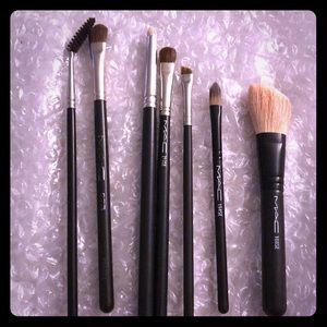 MAC brushes set